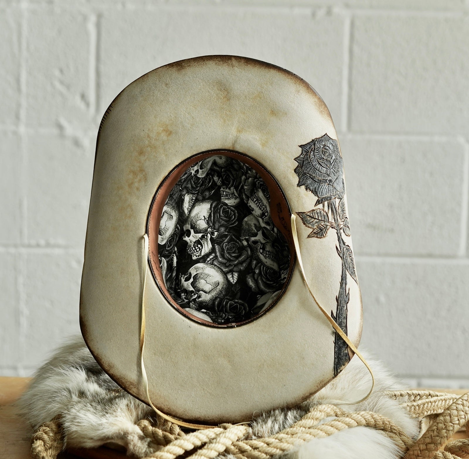 BLACK ROSIE HAT