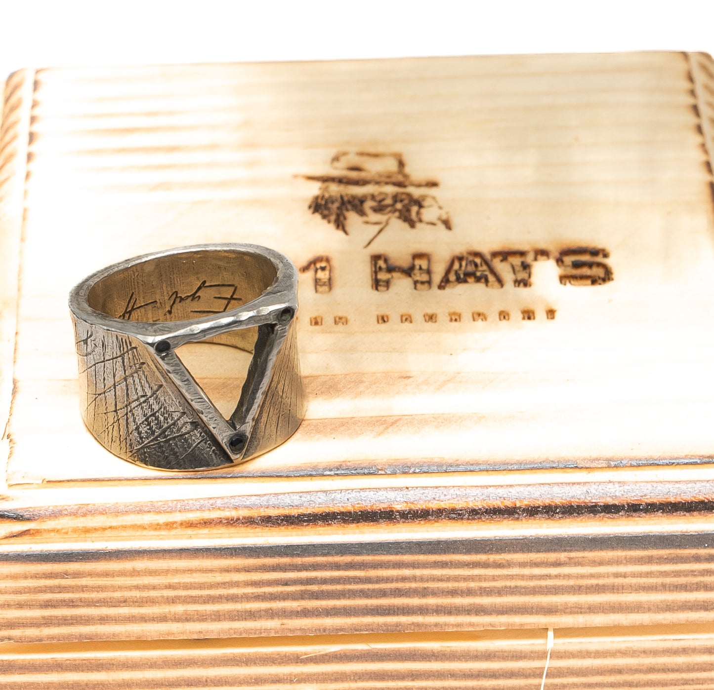 925 SILVER TRIANGLE RING