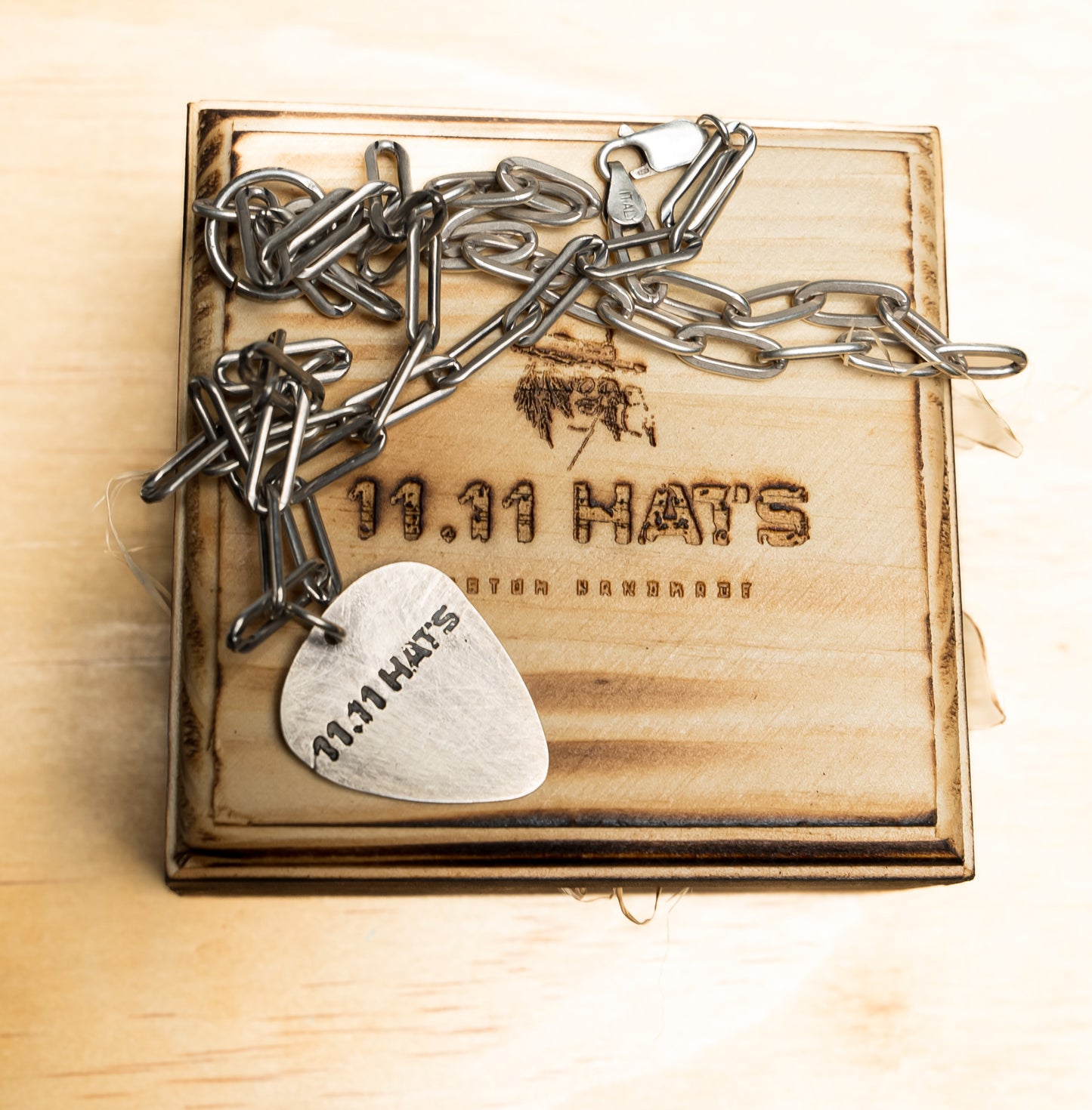 925 GUITAR PICK PAPERCLIP NECLACE