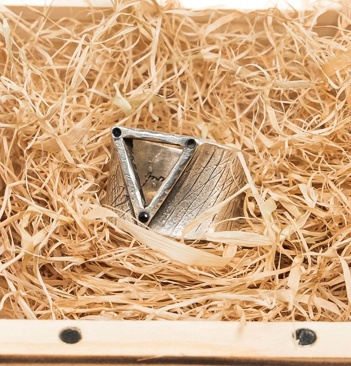 925 SILVER TRIANGLE RING